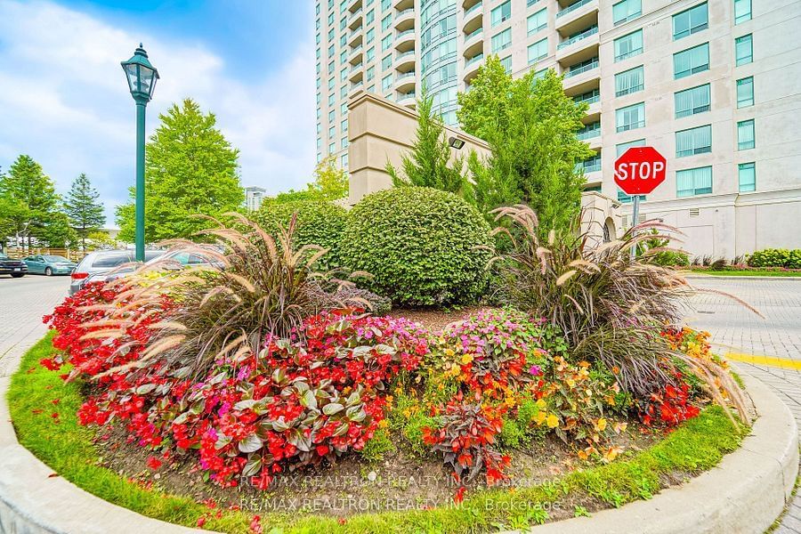 61 Town Centre Crt, unit 708 for sale