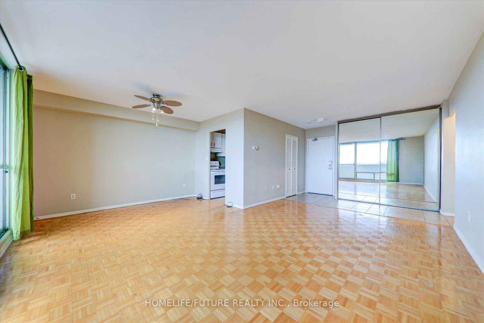 1 Massey Sq, unit 914 for sale