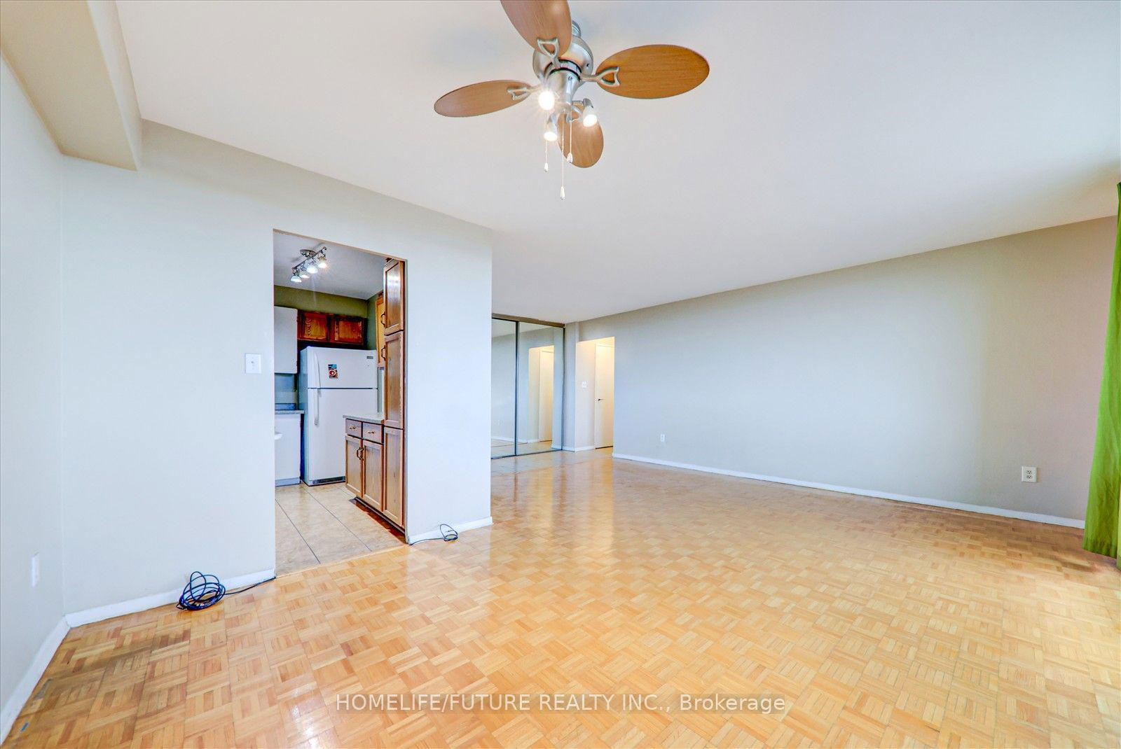 1 Massey Sq, unit 914 for sale