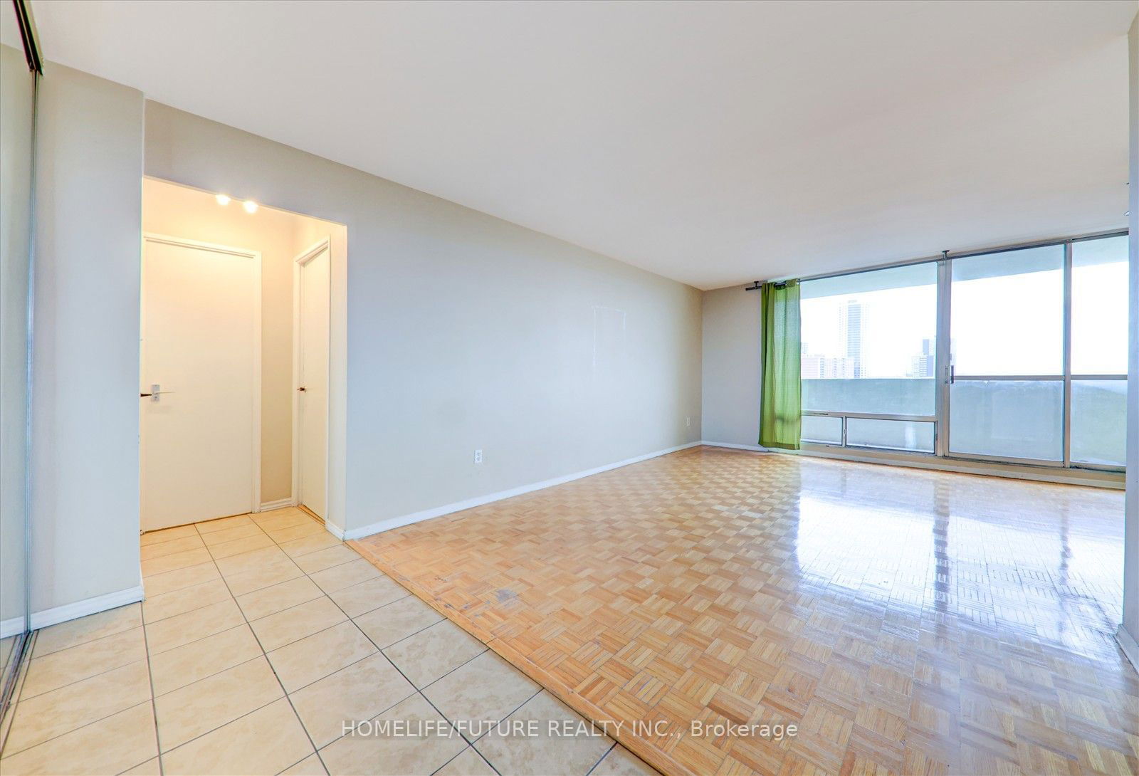 1 Massey Sq, unit 914 for sale