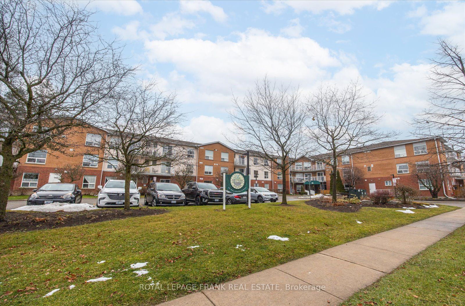 The Town & Country Condos, Clarington, Toronto