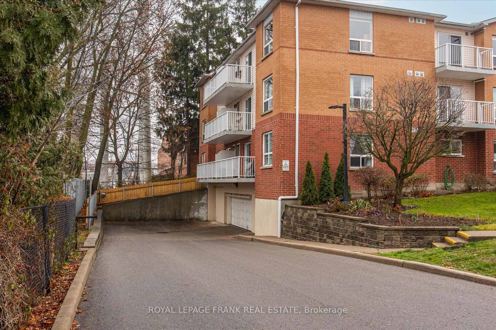 The Town & Country Condos, Clarington, Toronto