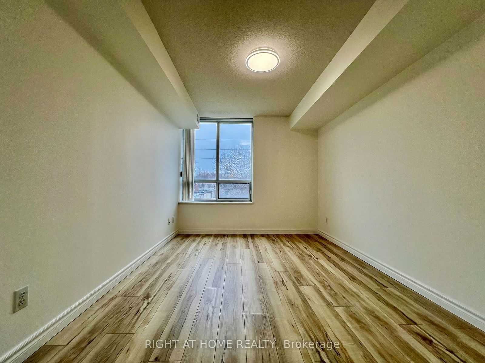 1797 Queen St E, unit 305 for rent