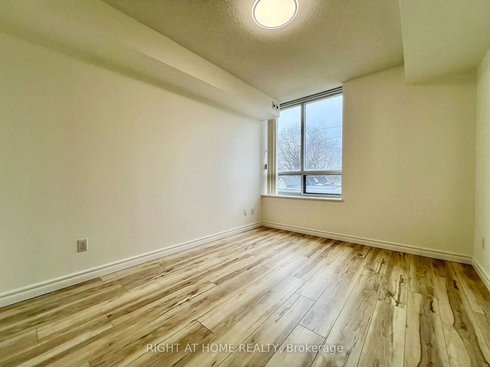 1797 Queen St E, unit 305 for rent