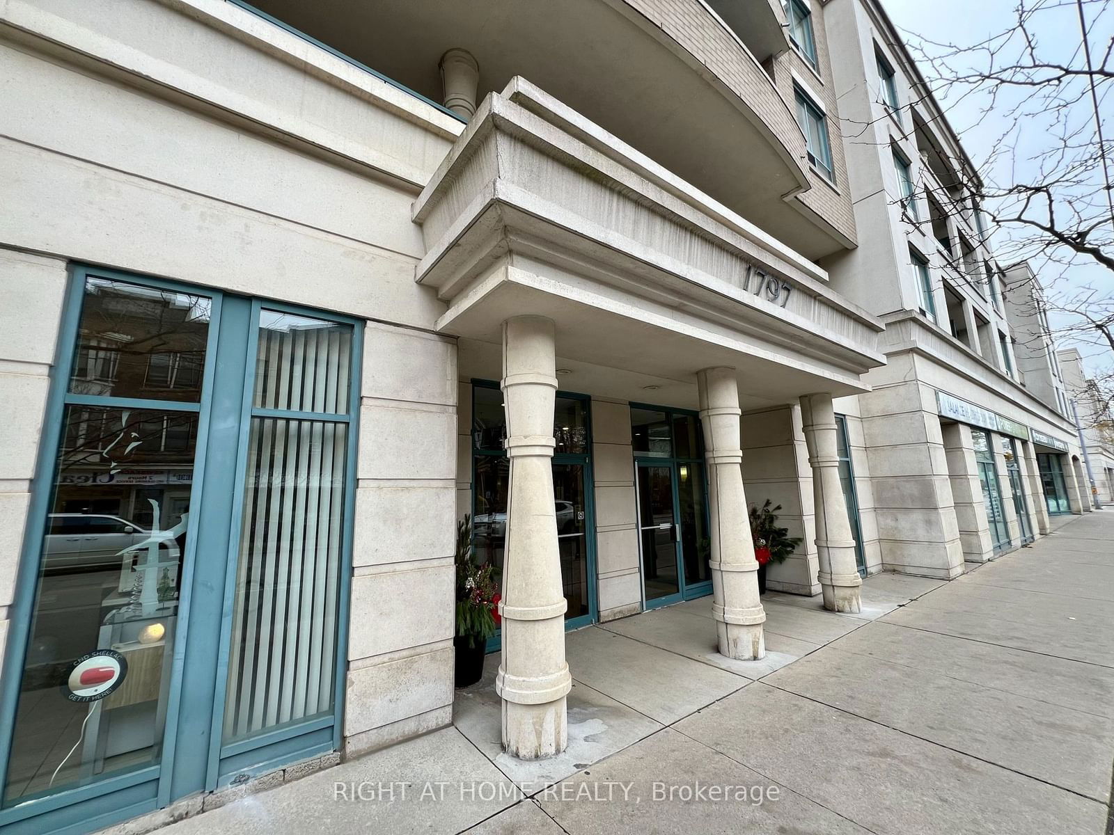 1797 Queen St E, unit 305 for rent