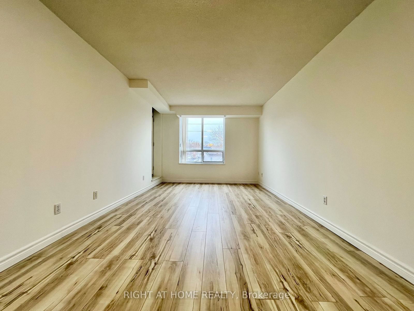 1797 Queen St E, unit 305 for rent