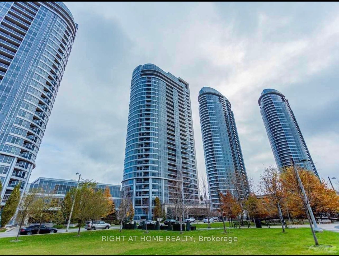 151 Village Green Sq, unit 2702 for rent