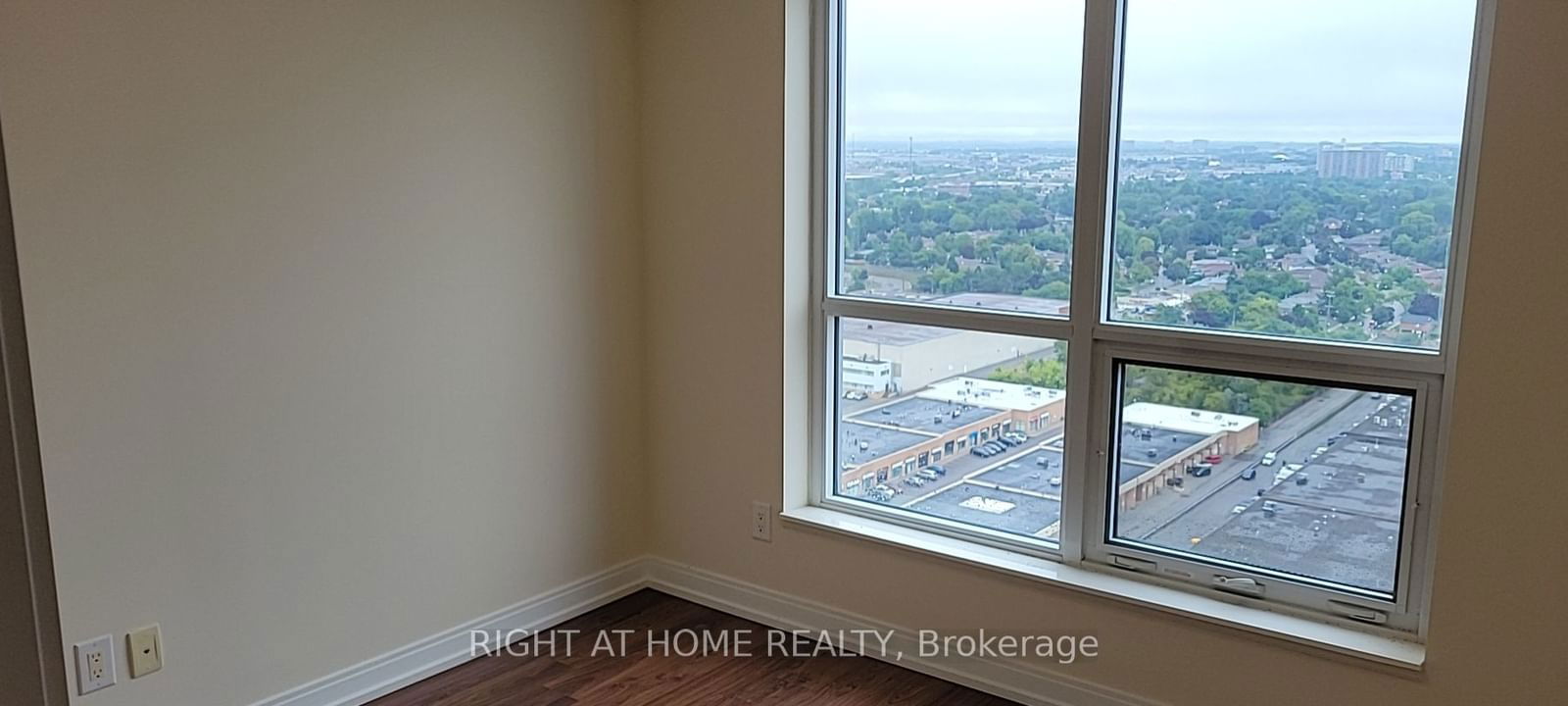 151 Village Green Sq, unit 2702 for rent