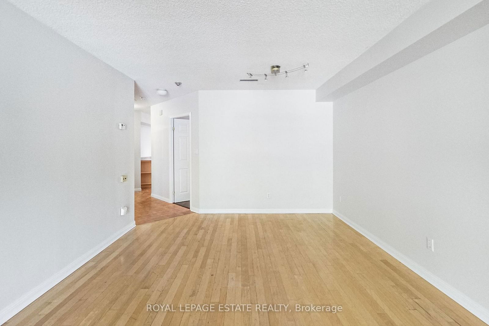 2365 Queen St E, unit 202 for rent