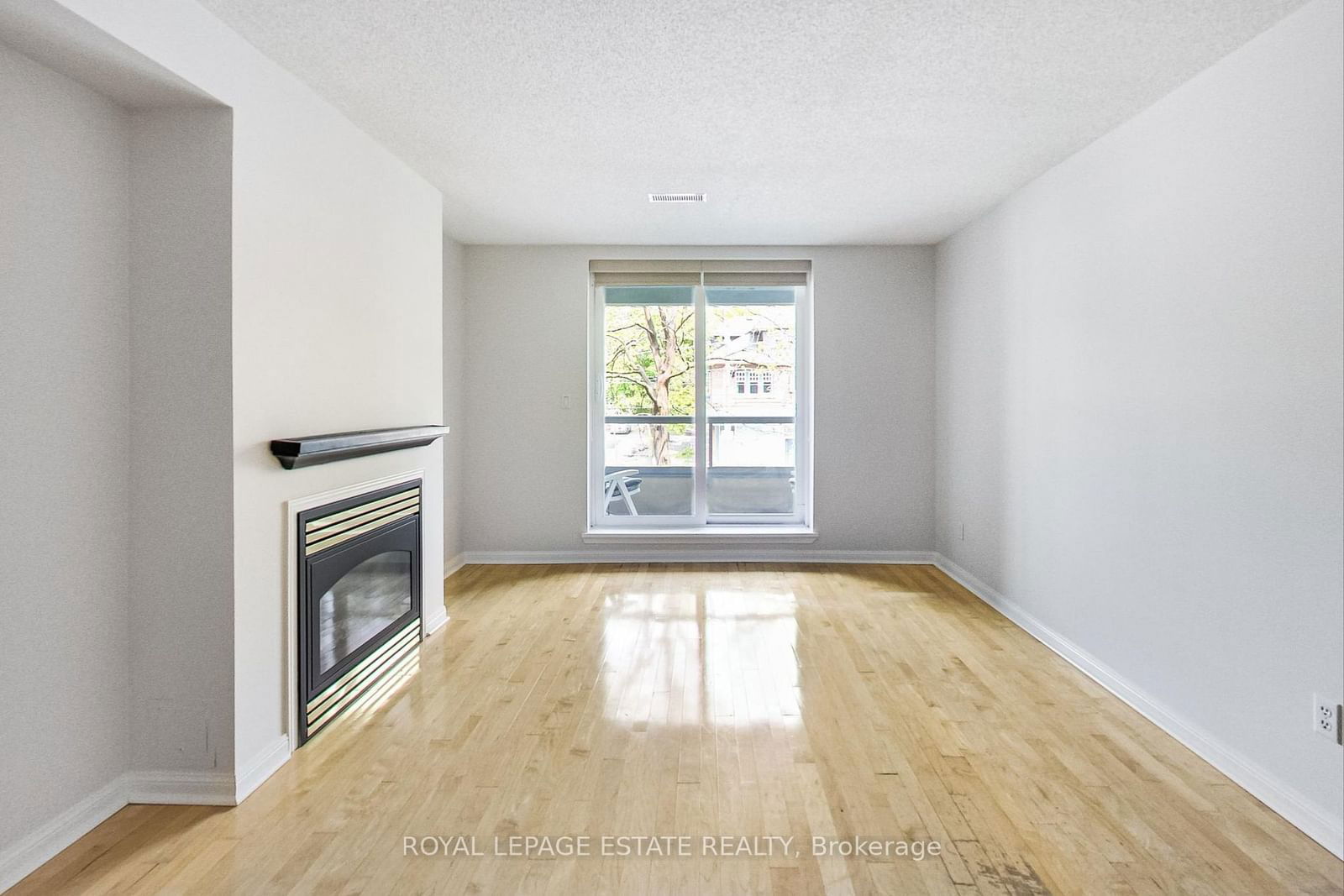 2365 Queen St E, unit 202 for rent