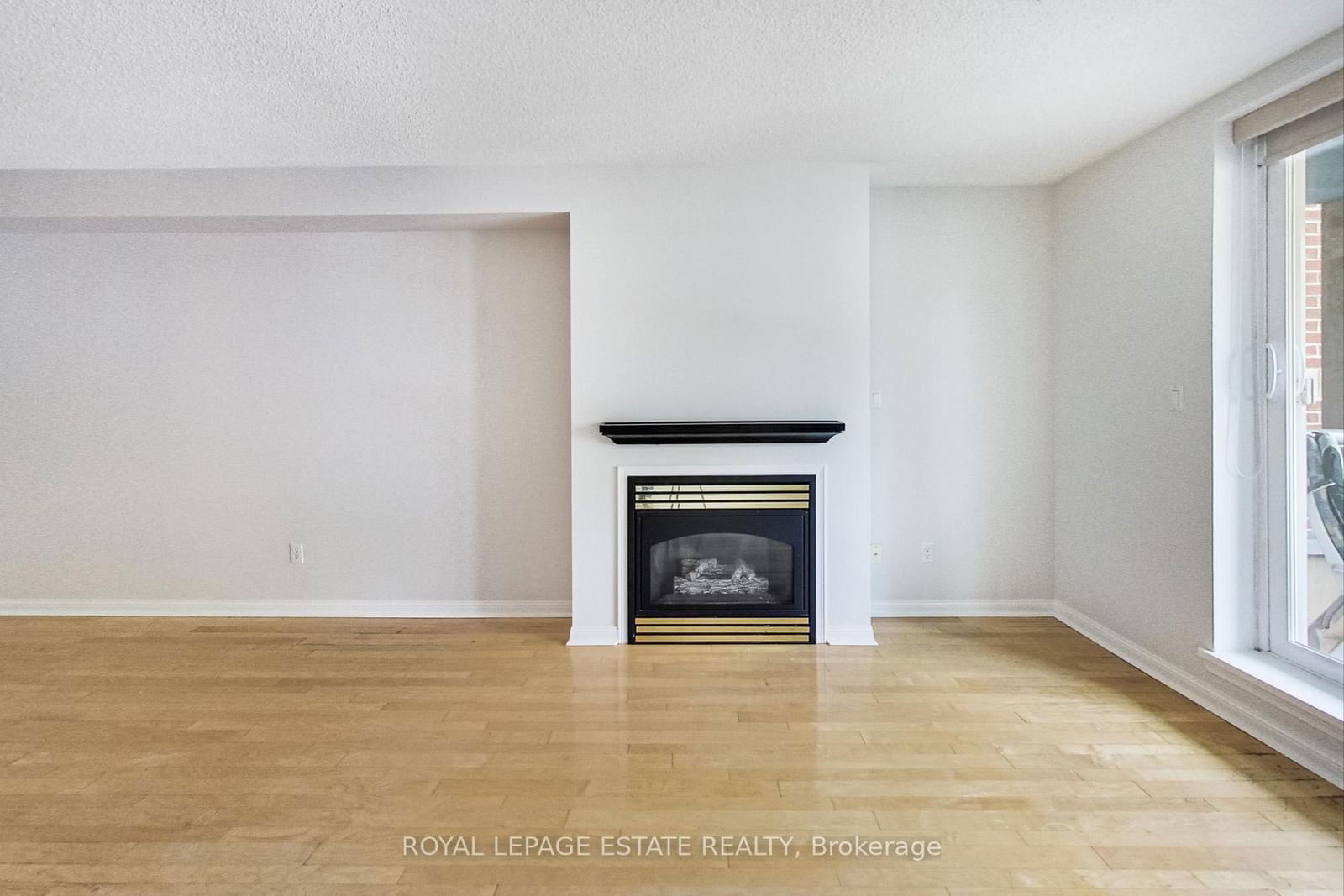 2365 Queen St E, unit 202 for rent