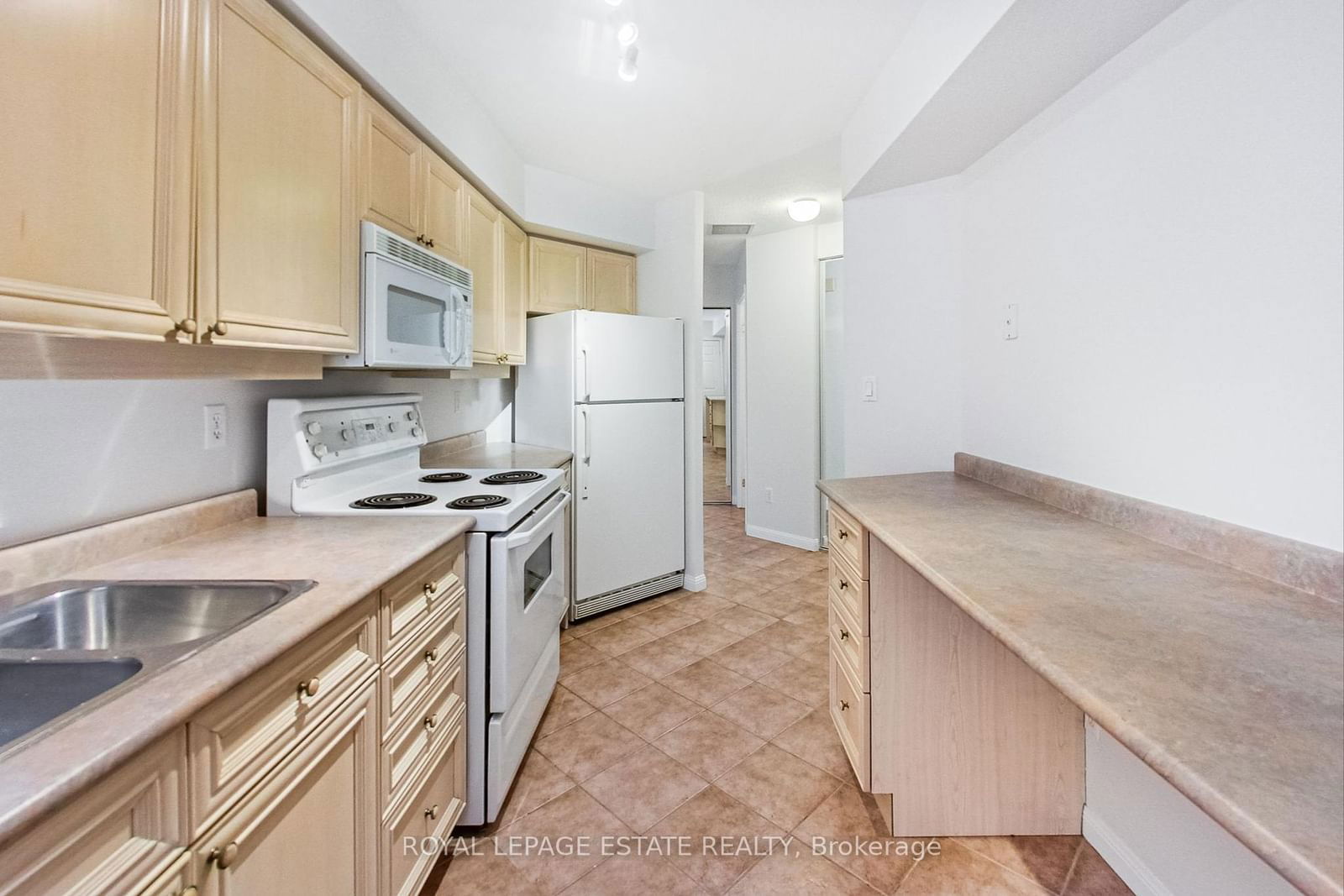 2365 Queen St E, unit 202 for rent