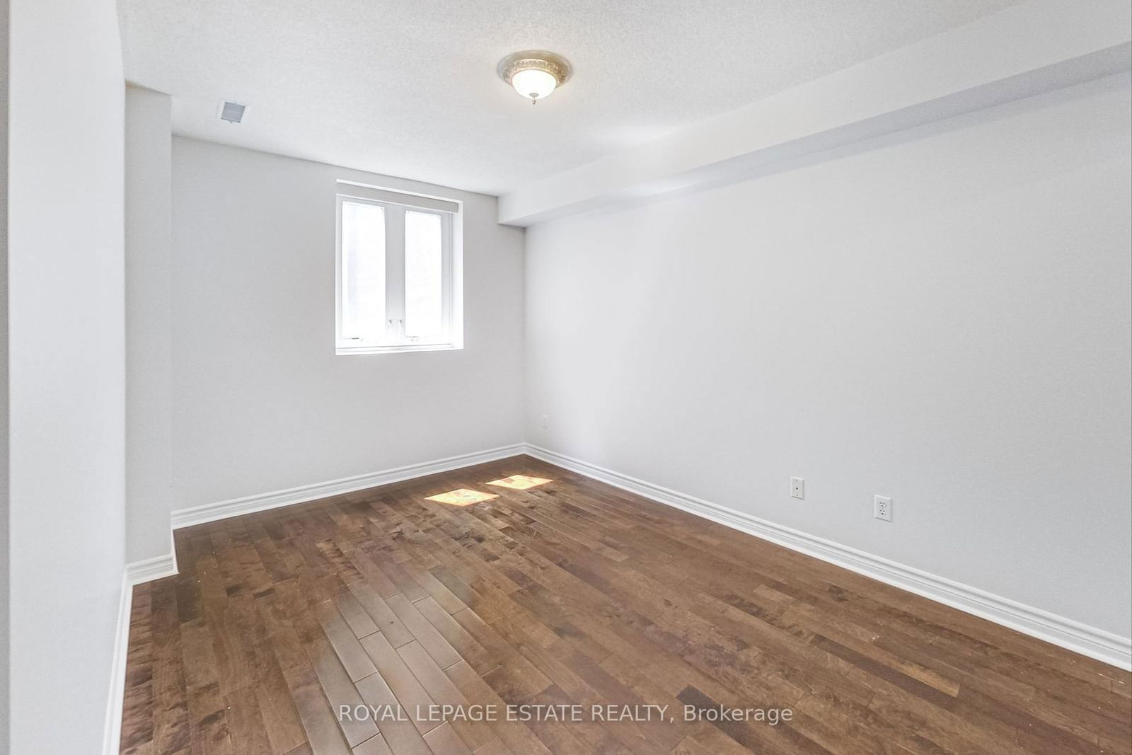 2365 Queen St E, unit 202 for rent