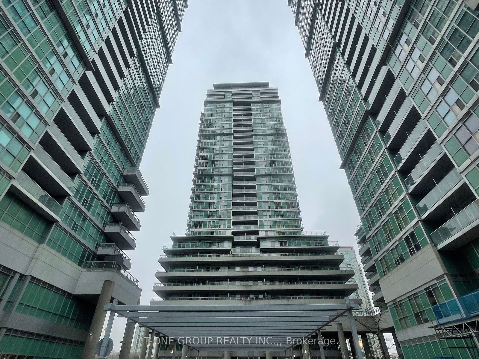 60 Town Centre Crt, unit 1402 for rent