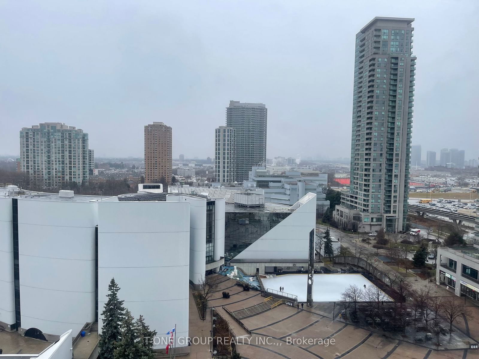 60 Town Centre Crt, unit 1402 for rent