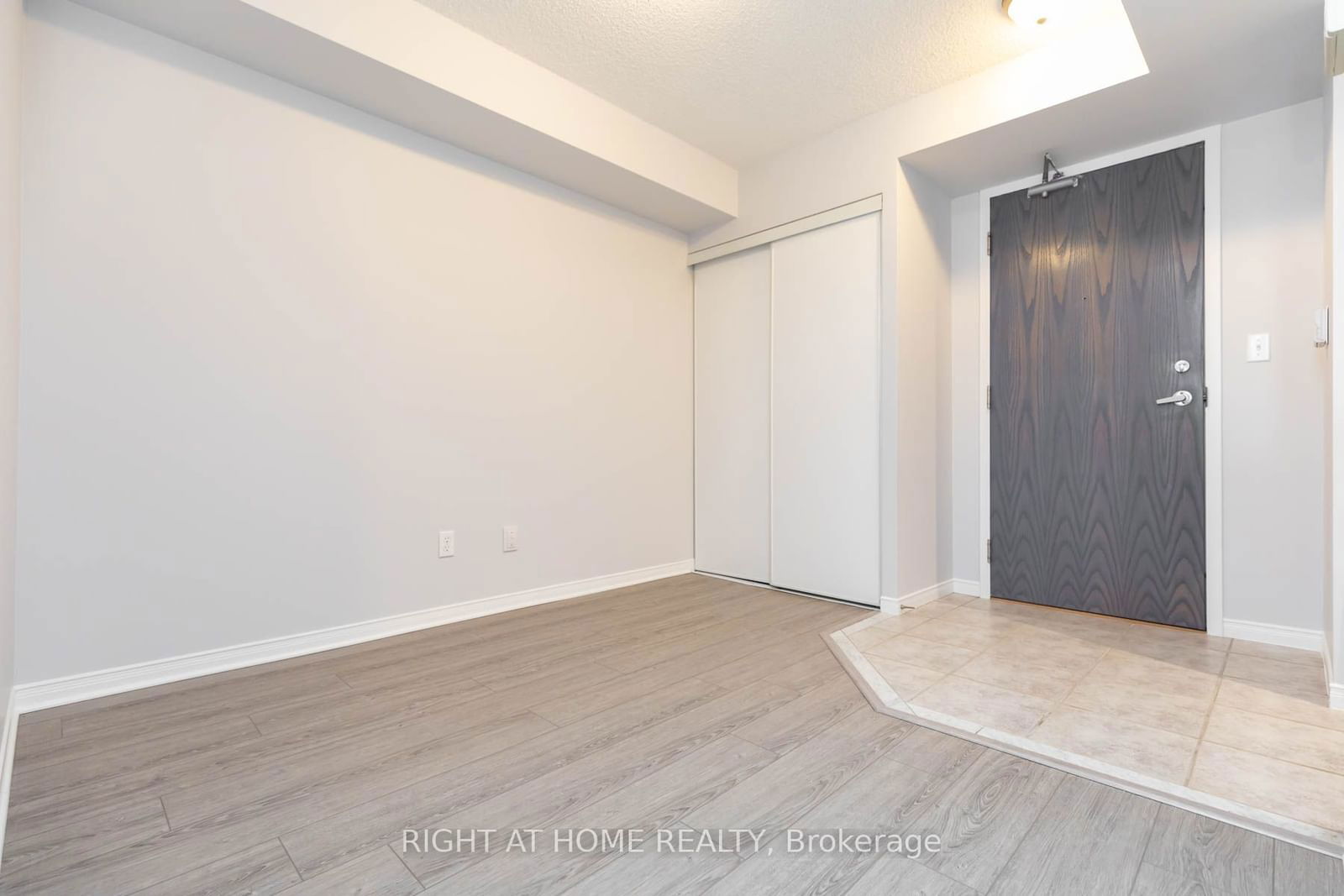 1797 Queen St E, unit 207 for rent