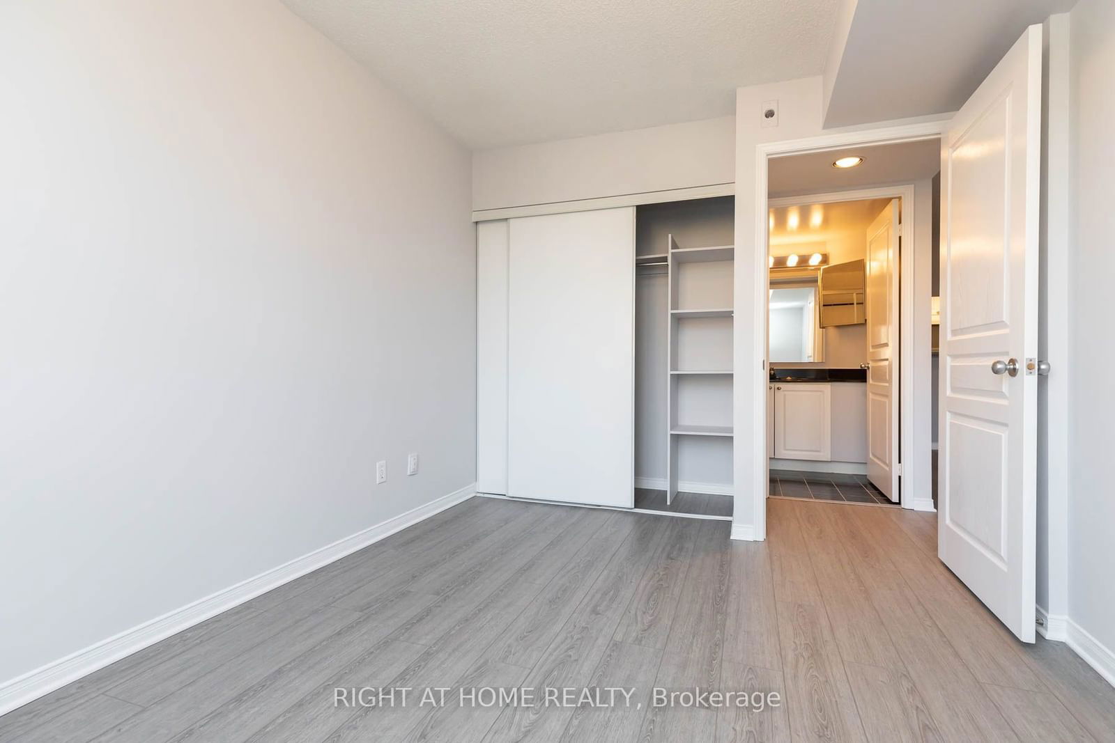 1797 Queen St E, unit 207 for rent