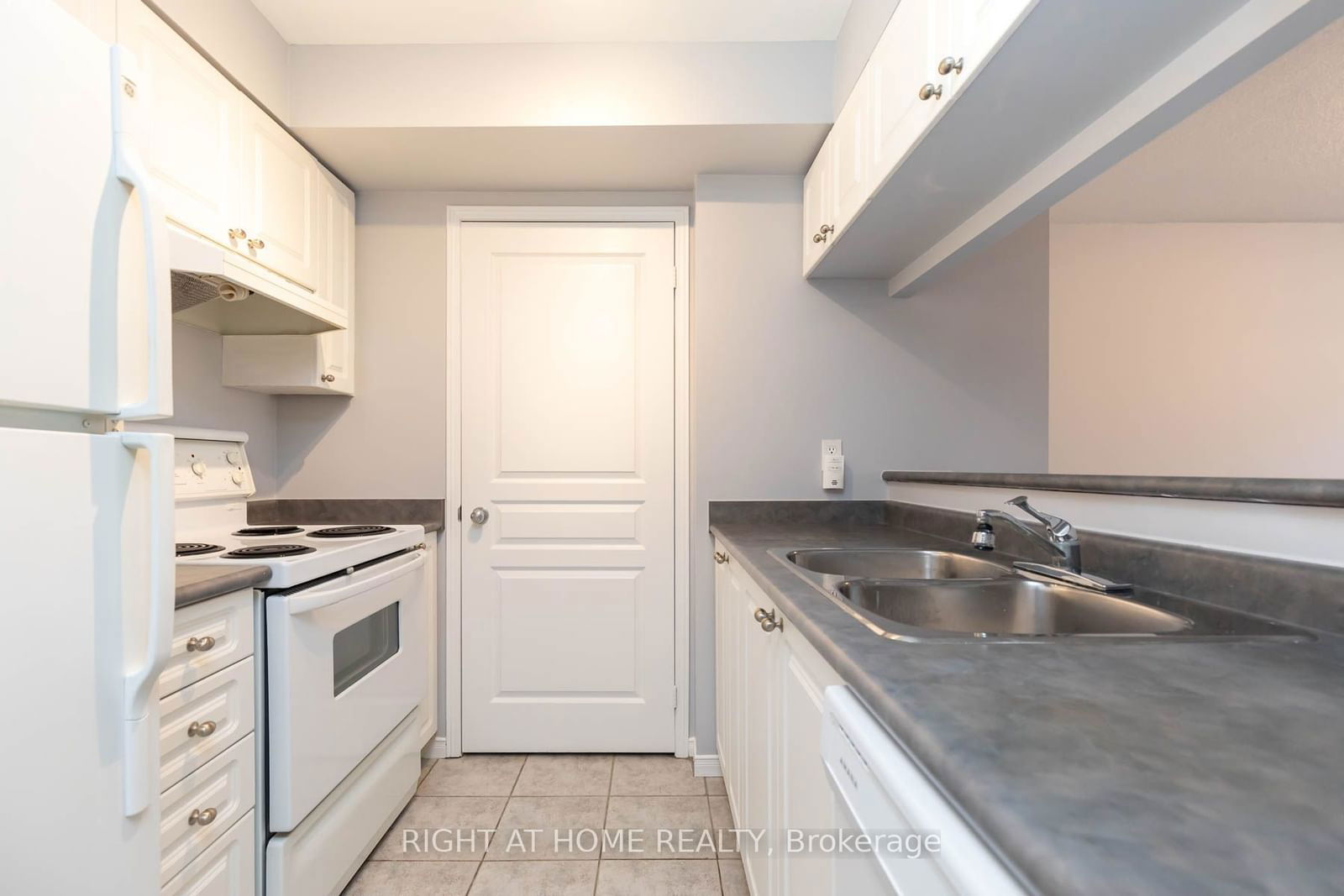 1797 Queen St E, unit 207 for rent