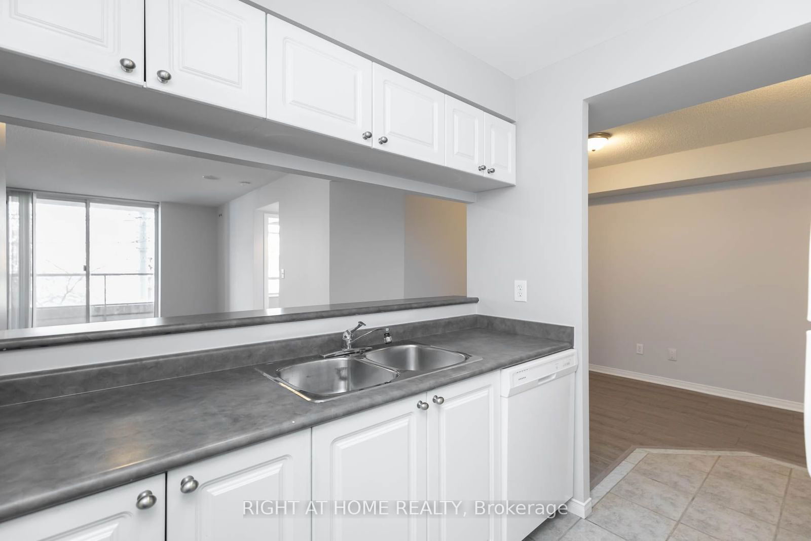 1797 Queen St E, unit 207 for rent