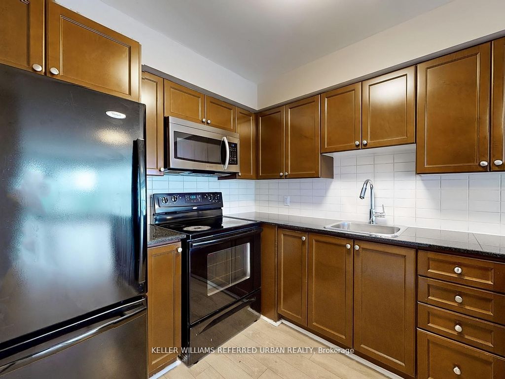 125 Village Green Sq, unit 1609 for rent