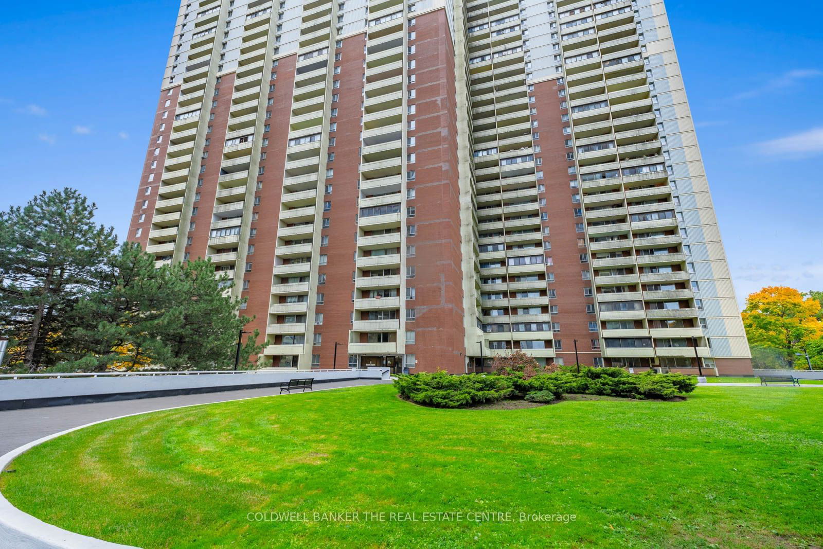 1 Massey Sq, unit 15 for sale