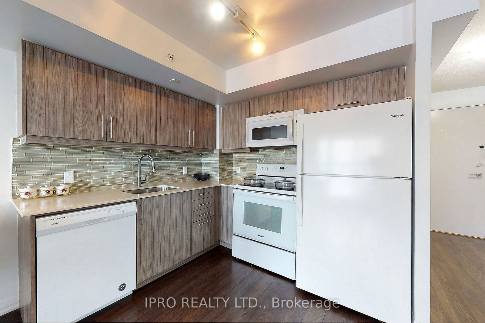 30 Meadowglen Pl, unit 515 for rent