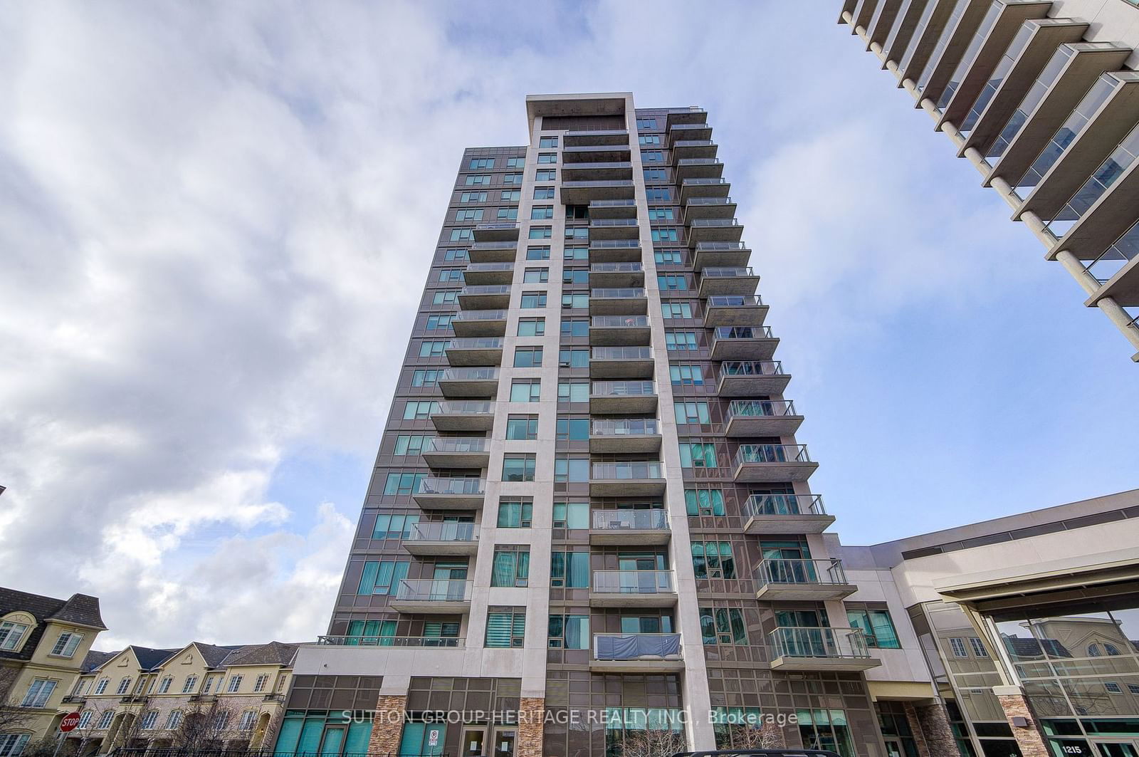 1215 Bayly St, unit 606 for sale