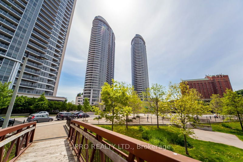 125 Village Green Sq, unit 2712 for rent