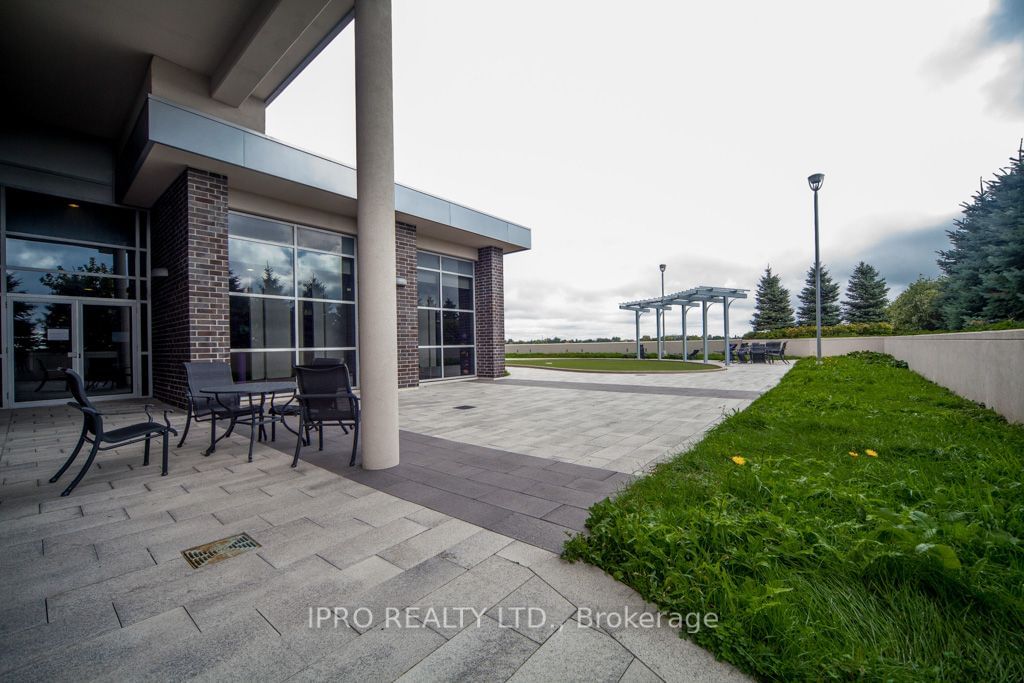 125 Village Green Sq, unit 2712 for rent