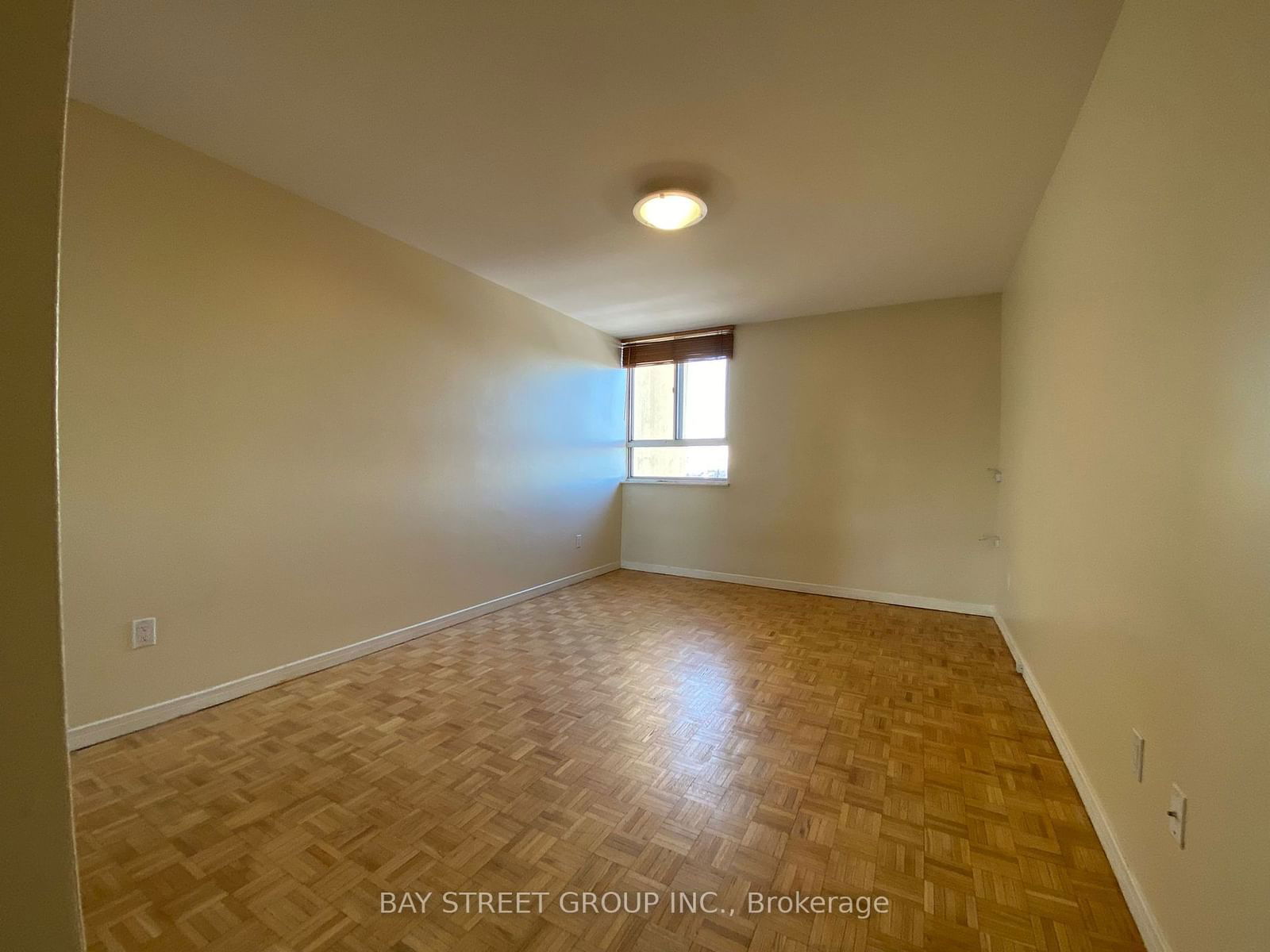 1 Massey Sq, unit 1211 for rent