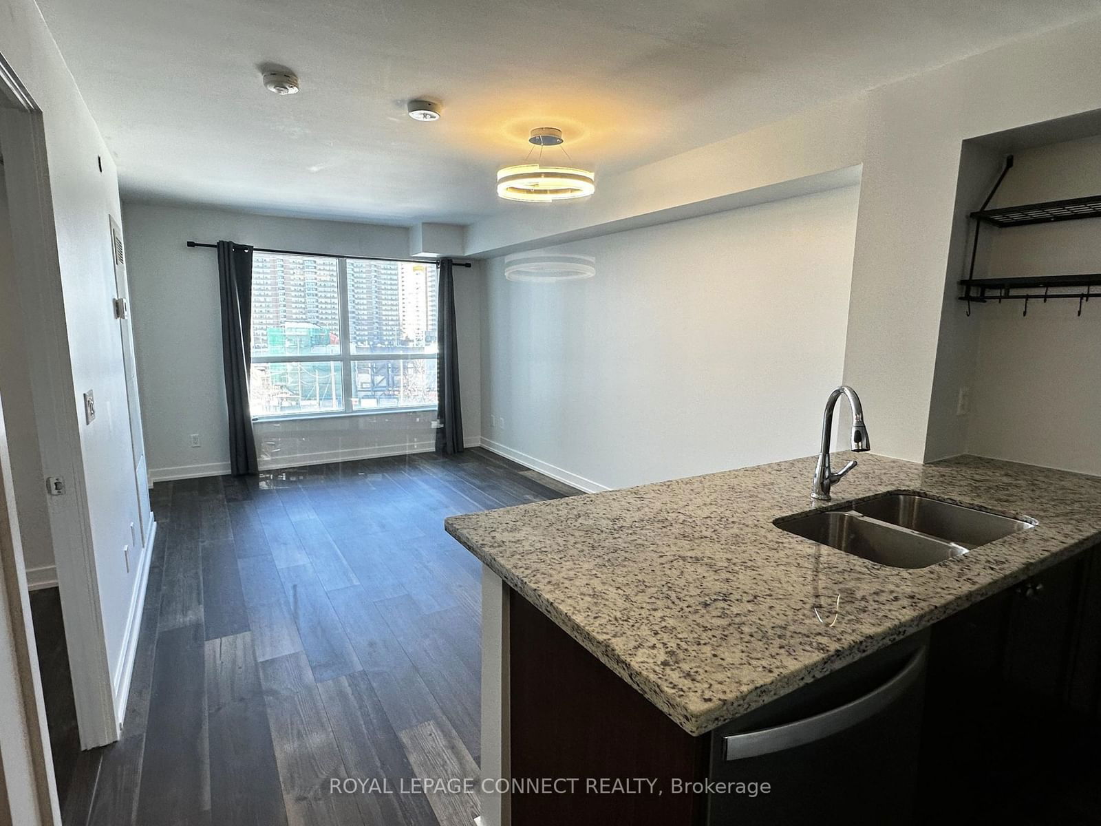 8 Trent Ave, unit 501 for rent