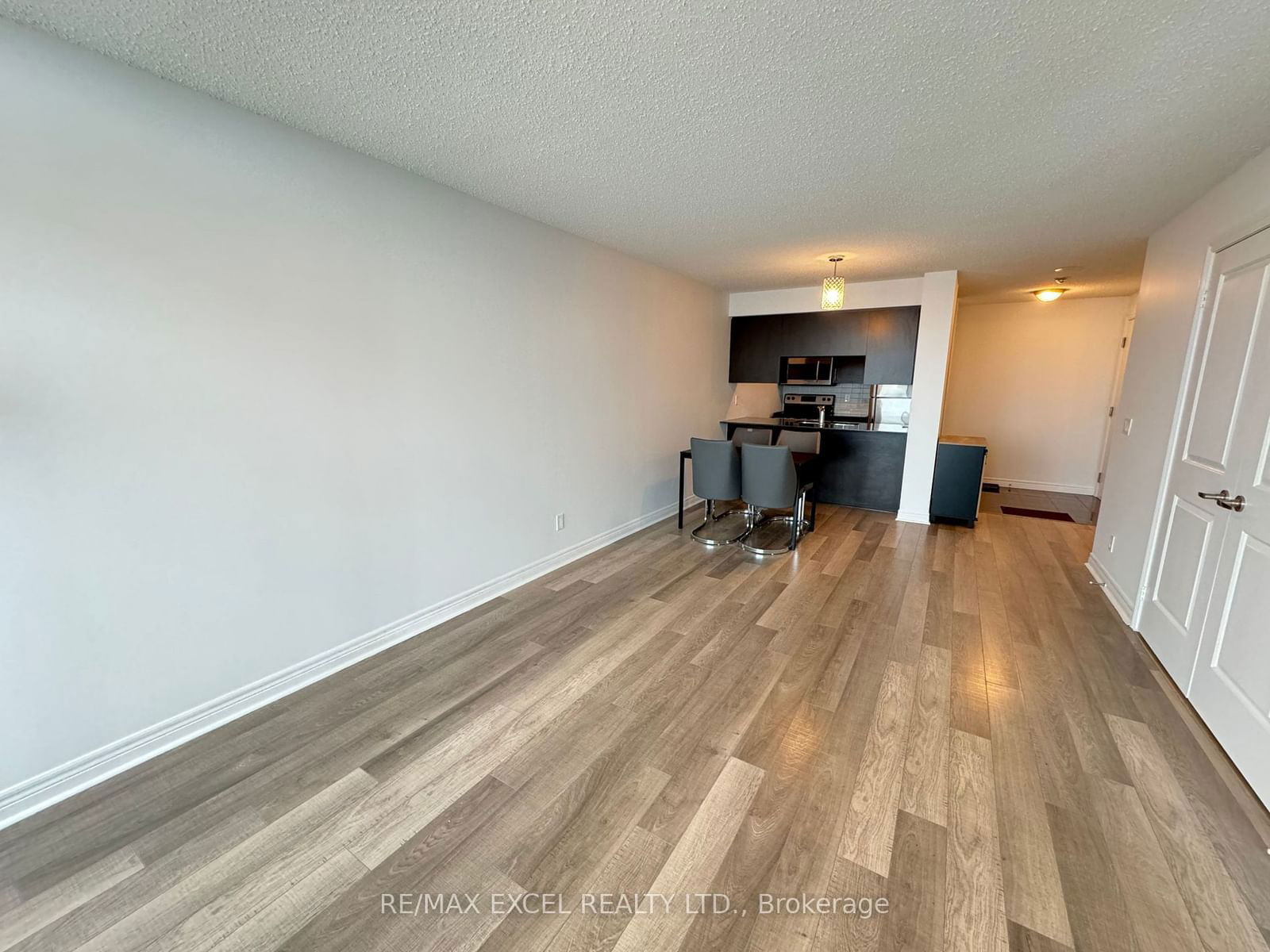 50 Town Centre Crt, unit 812 for rent