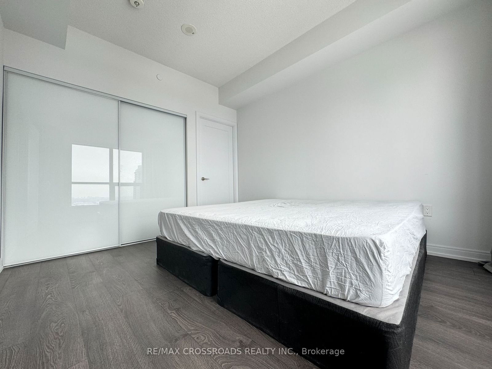 275 Village Green Sq, unit 3024 for rent