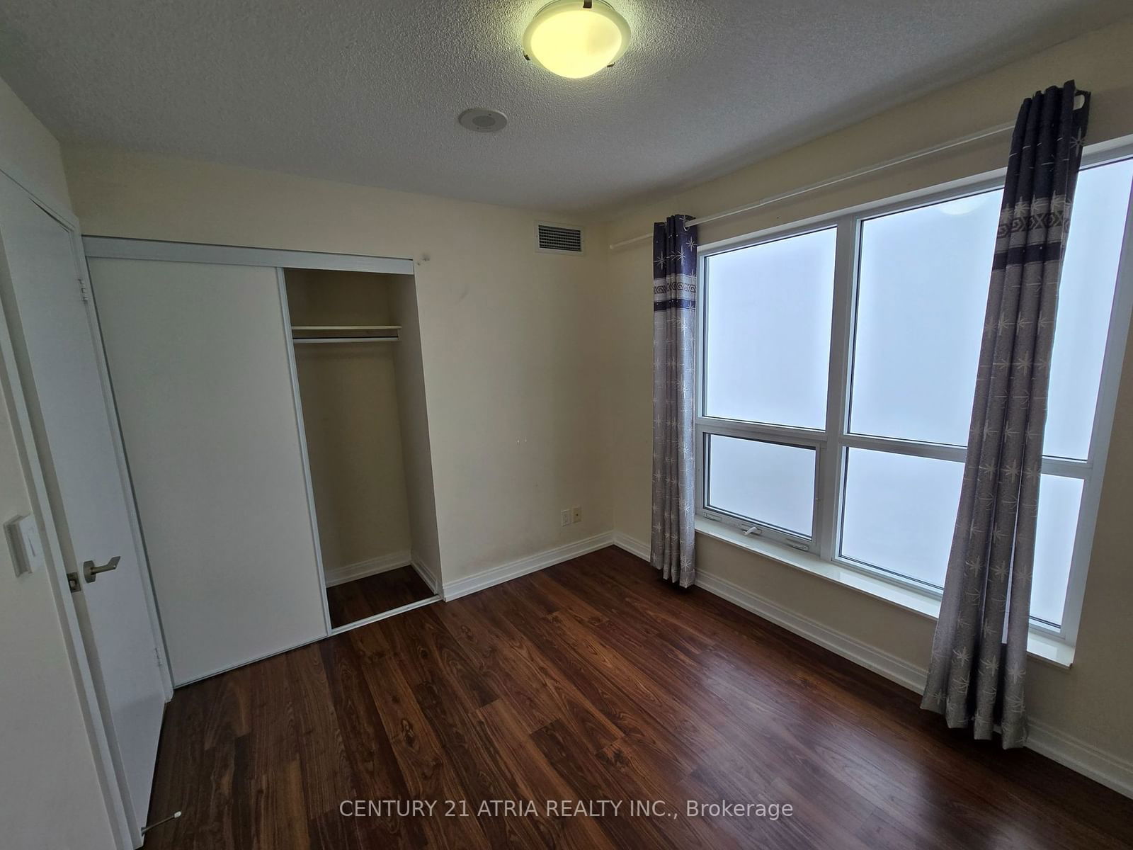 181 Village Green Sq, unit 2620 for rent