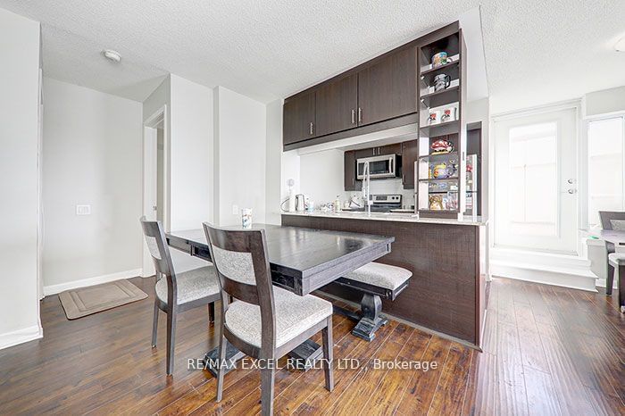 25 Town Centre Crt St S, unit 608 for sale