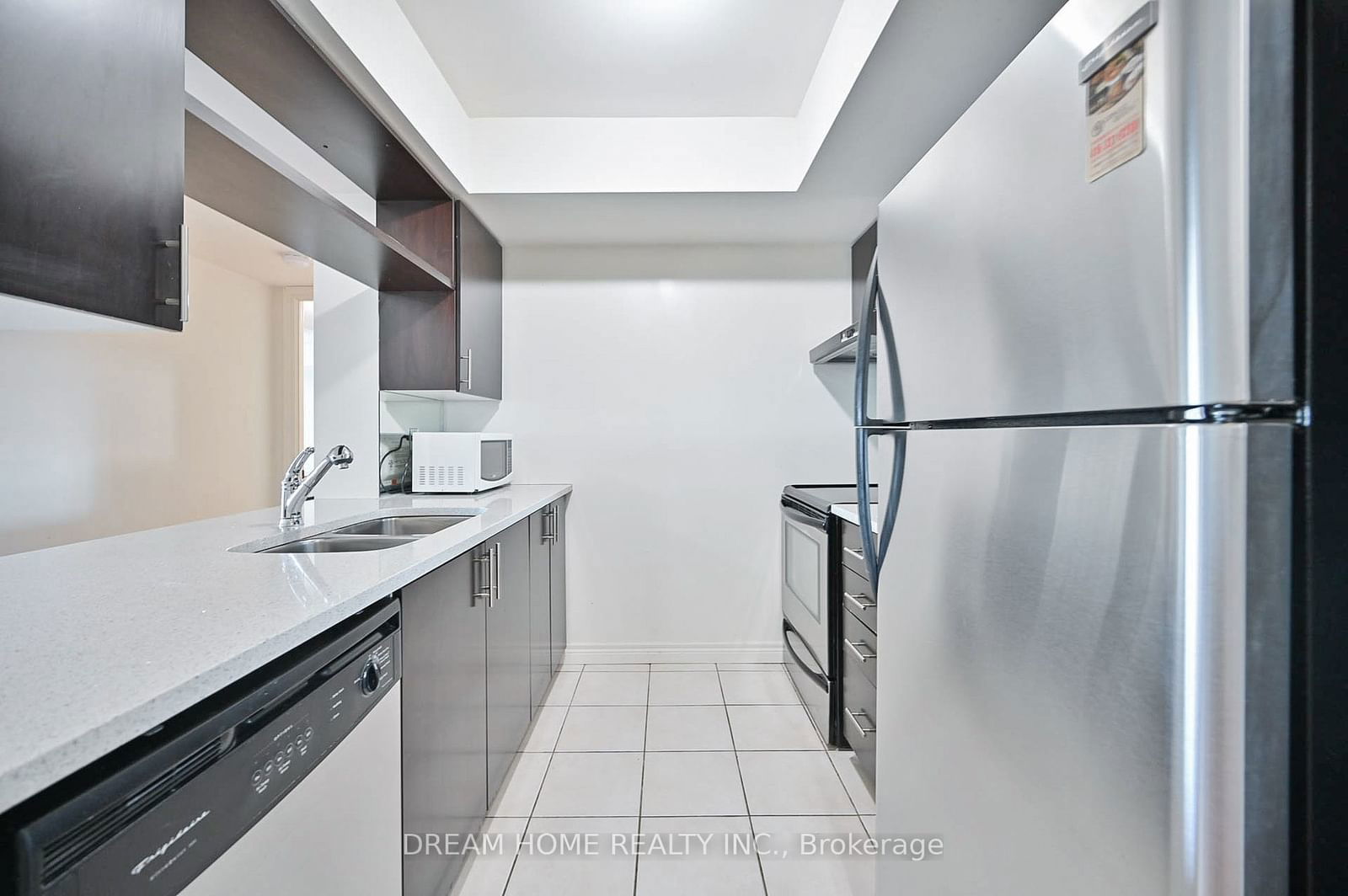 60 Town Centre Crt, unit Lph04 for rent