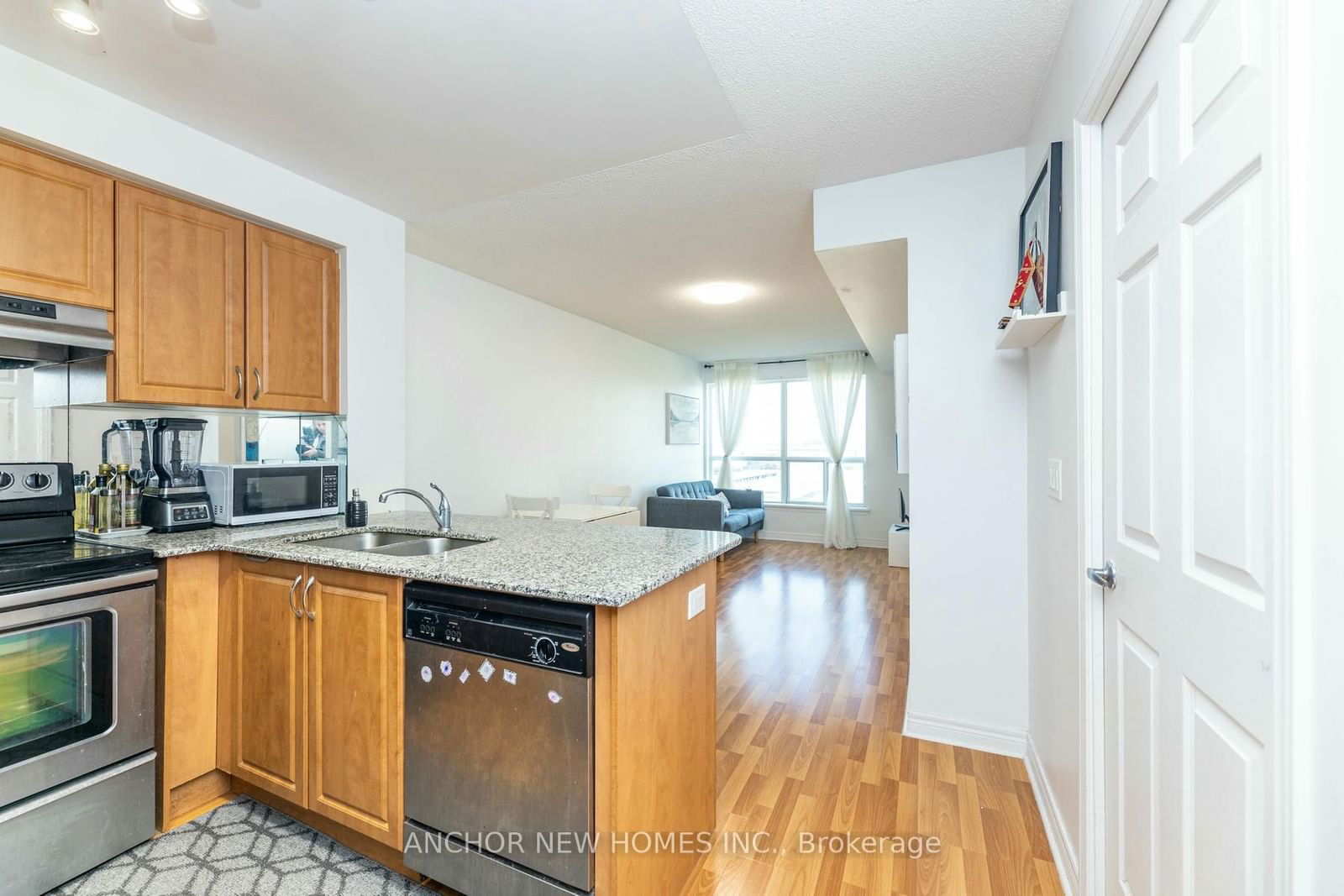 60 Fairfax Cres, unit 426 for sale