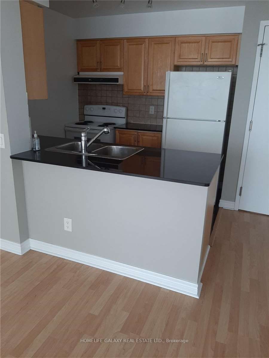 83 Borough Dr, unit 305 for rent