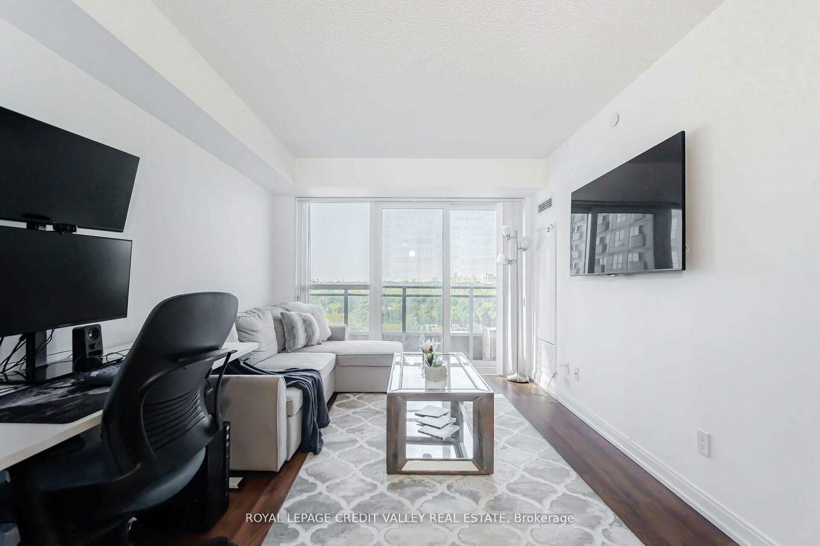 255 Village Green Sq, unit 1307 for sale