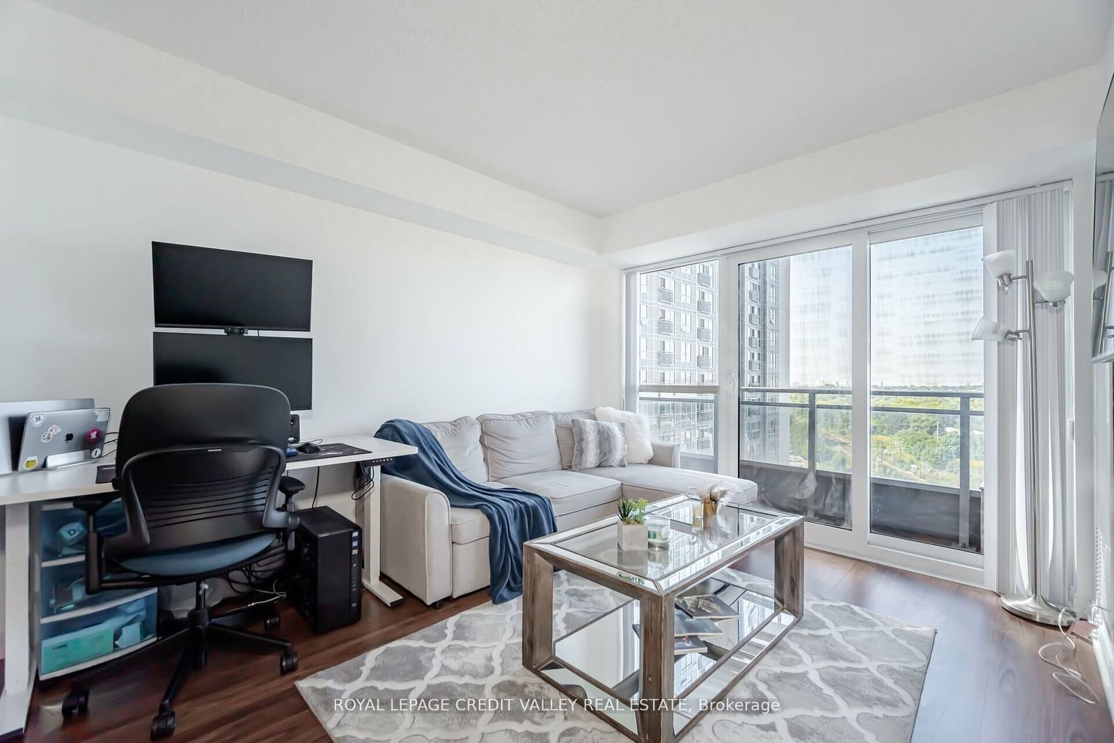 255 Village Green Sq, unit 1307 for sale