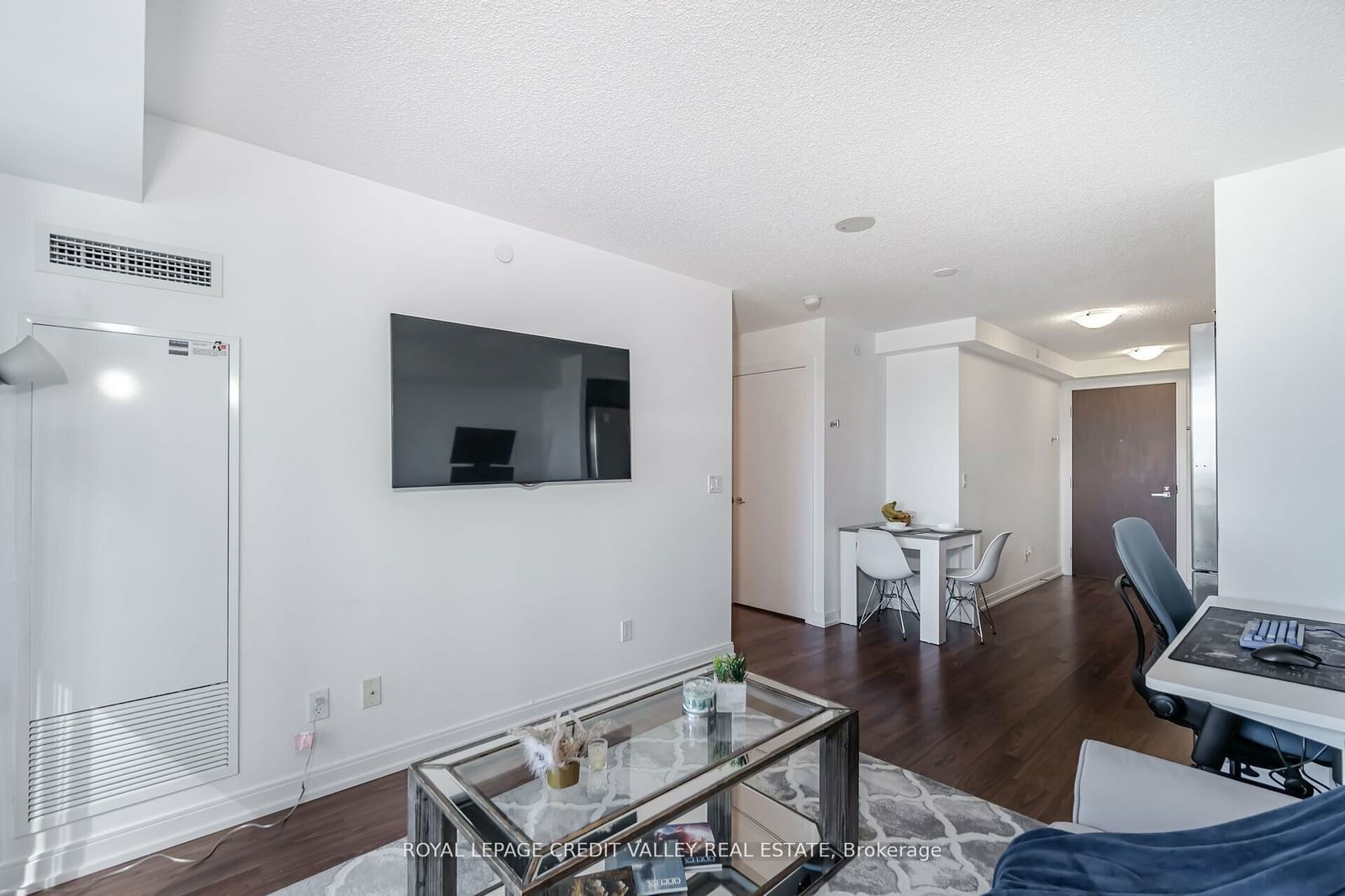 255 Village Green Sq, unit 1307 for sale