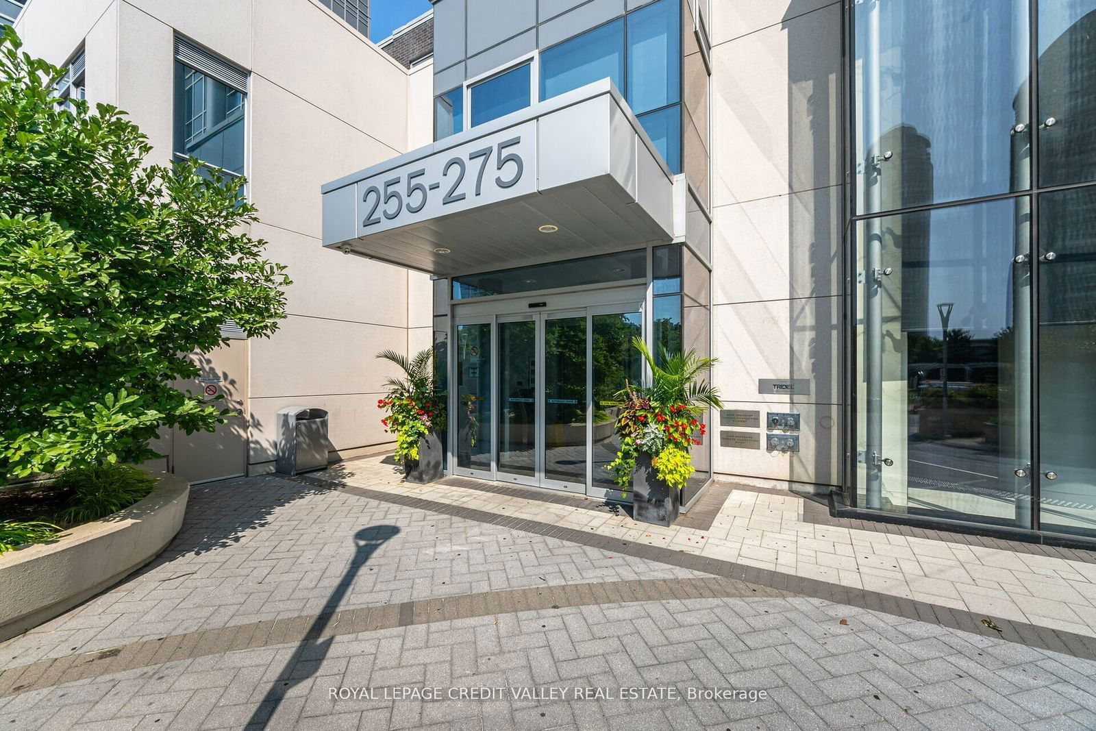 255 Village Green Sq, unit 1307 for sale