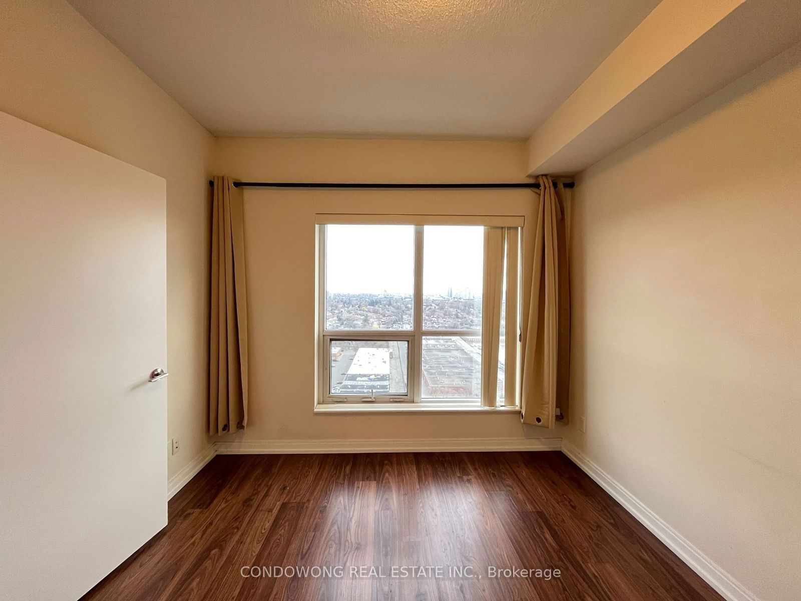 181 Village Green Sq, unit 2221 for rent