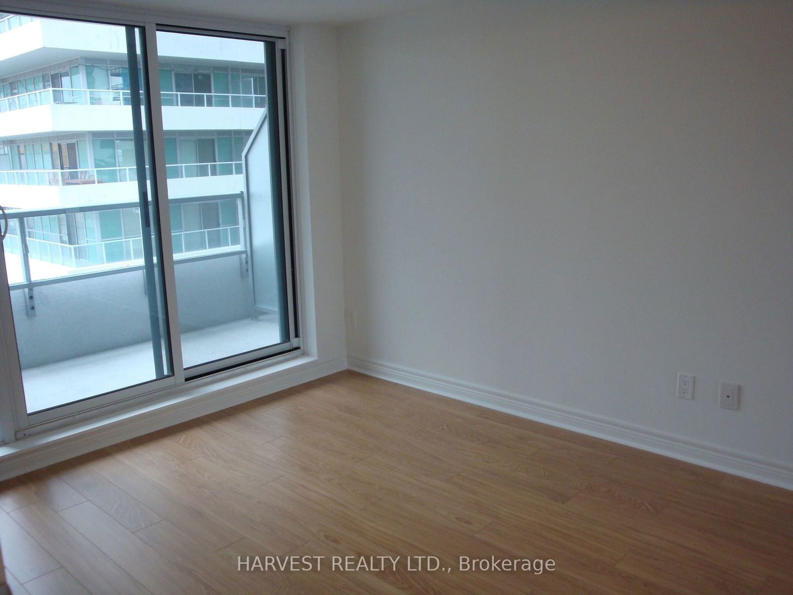 50 Town Centre Crt, unit 403 for rent