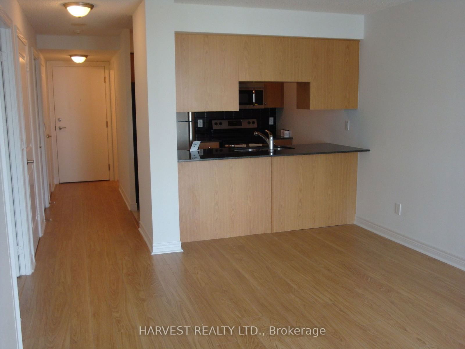 50 Town Centre Crt, unit 403 for rent