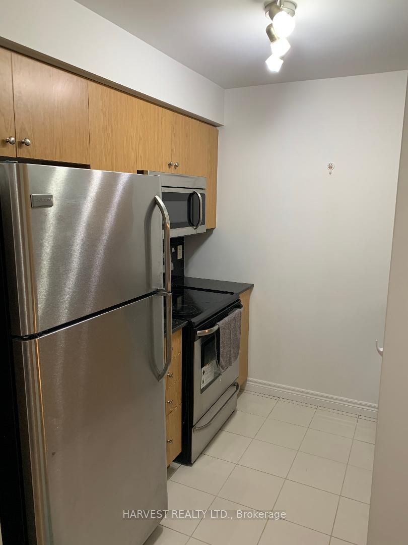 50 Town Centre Crt, unit 403 for rent