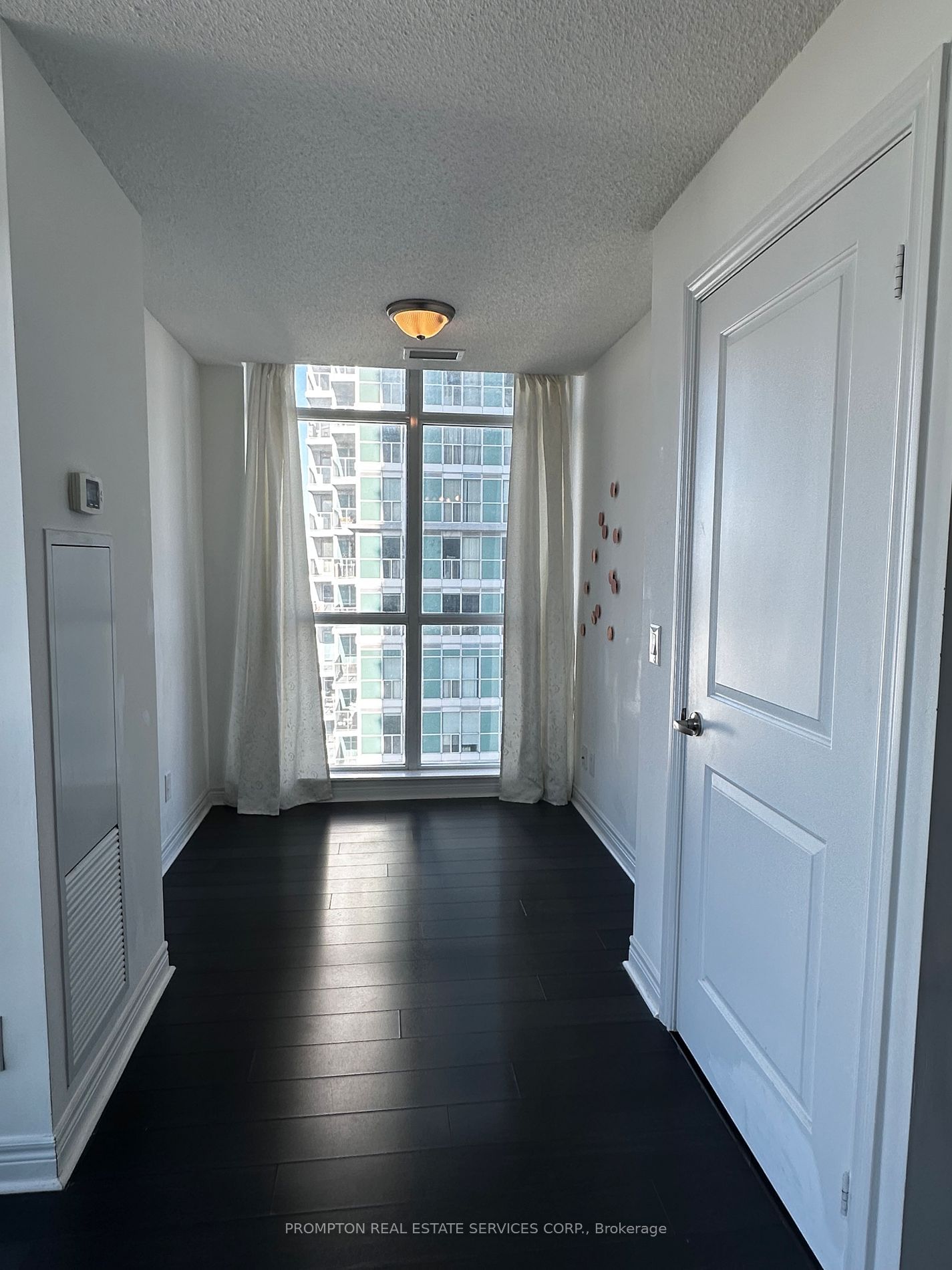 50 Town Centre Crt, unit 2704 for rent