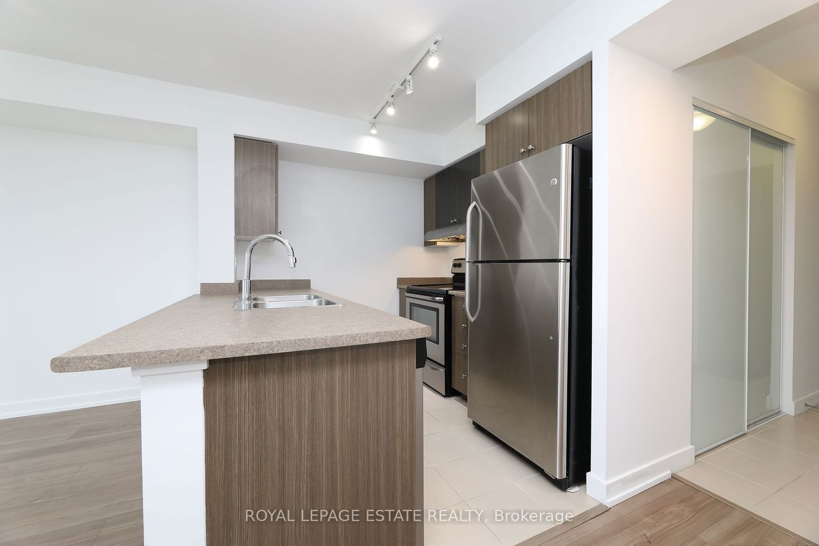 1346 Danforth Rd, unit 808 for rent