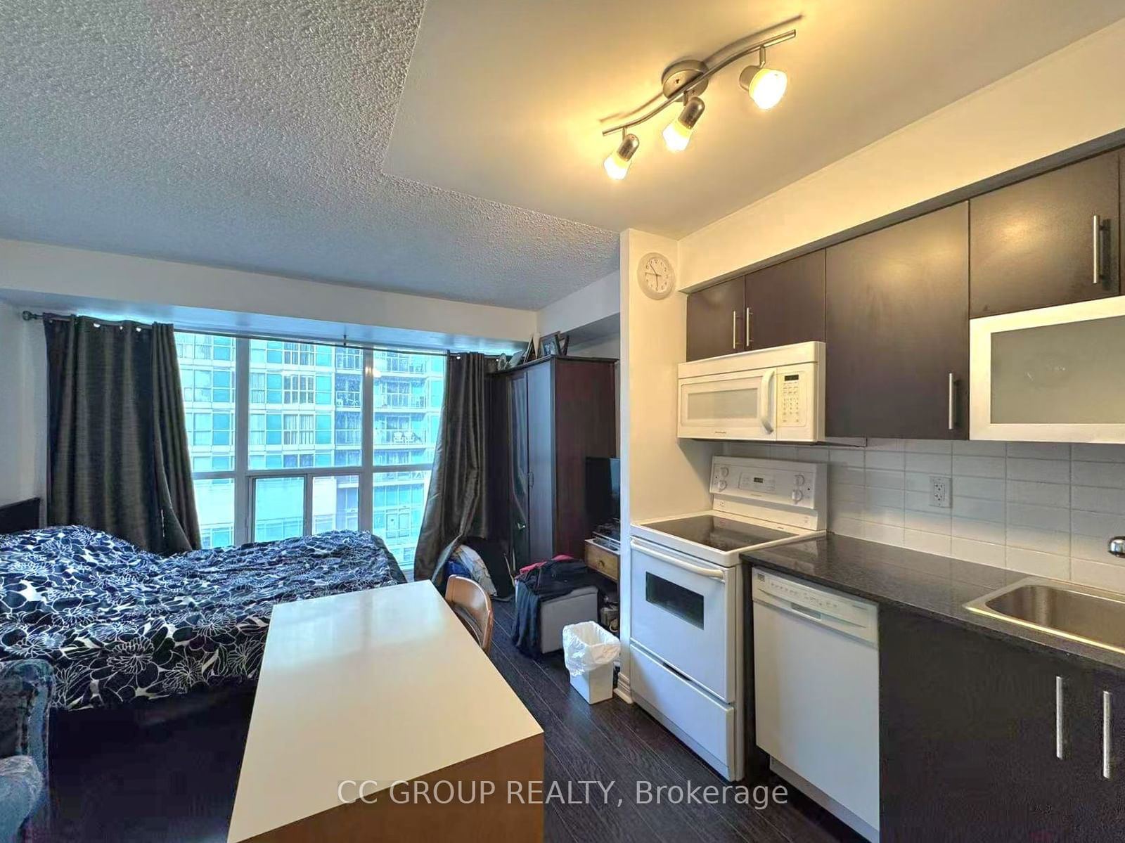 50 TOWN CENTRE Crt, unit 405 for sale