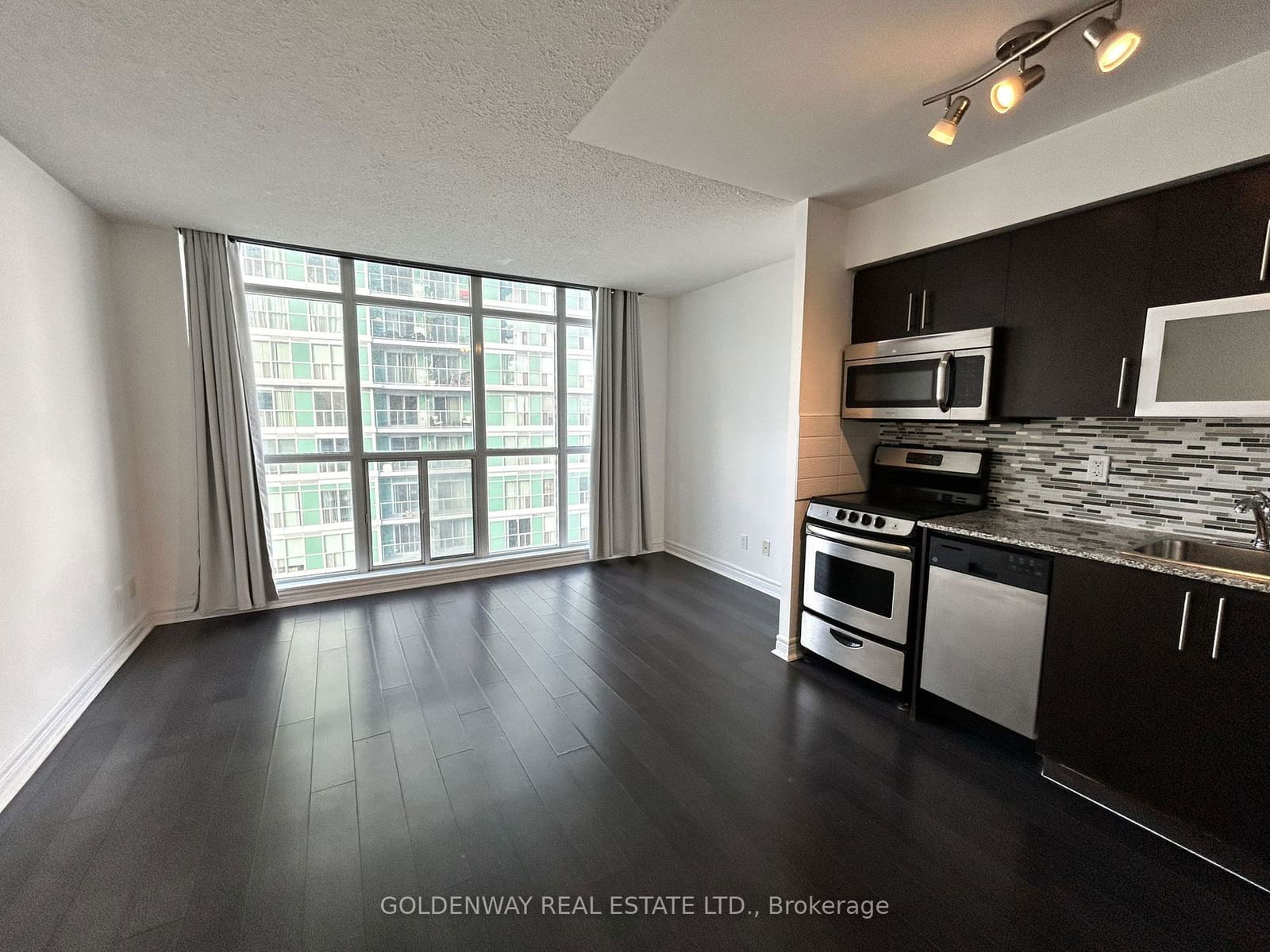 50 TOWN CENTRE Crt, unit 2705 for rent